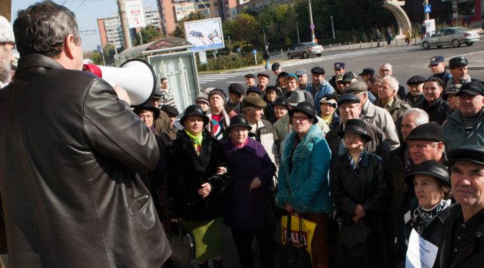 Pensionarii au iesit din nou in strada