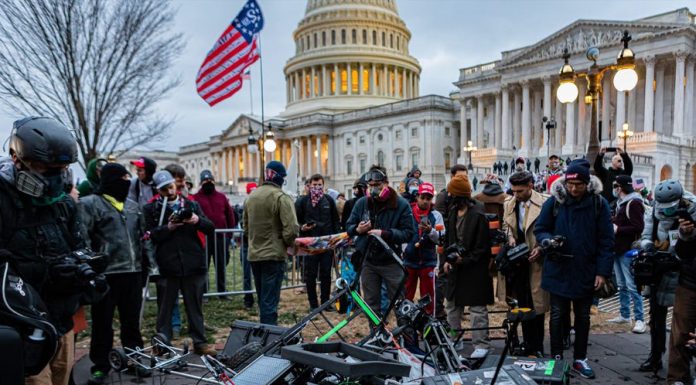 Contribuabilii americani vor plati pentru daunele provocate de revoltele din Capitol, deoarece cladirile nu sunt asigurate, spun expertii
