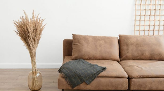 Cum sa alegi cea mai inspirata culoare pentru huse de canapele?
