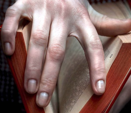 Povesti erotice pe care ar trebui sa le citesti macar o data in viata