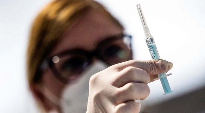 Scandal: o tanara de 18 ani moare dupa vaccinul cu AstraZeneca