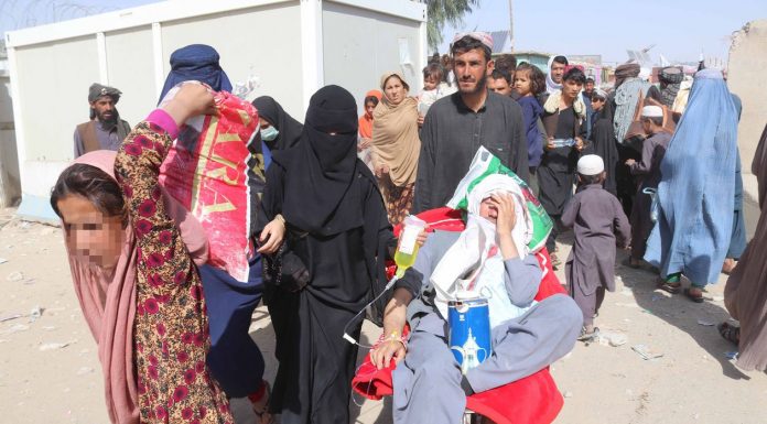 Un zbor disperat: exodul afgan se indreapta spre frontiere inchise