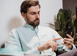 Cum abordezi o femeie pe un site de dating online fara sa pari ciudat